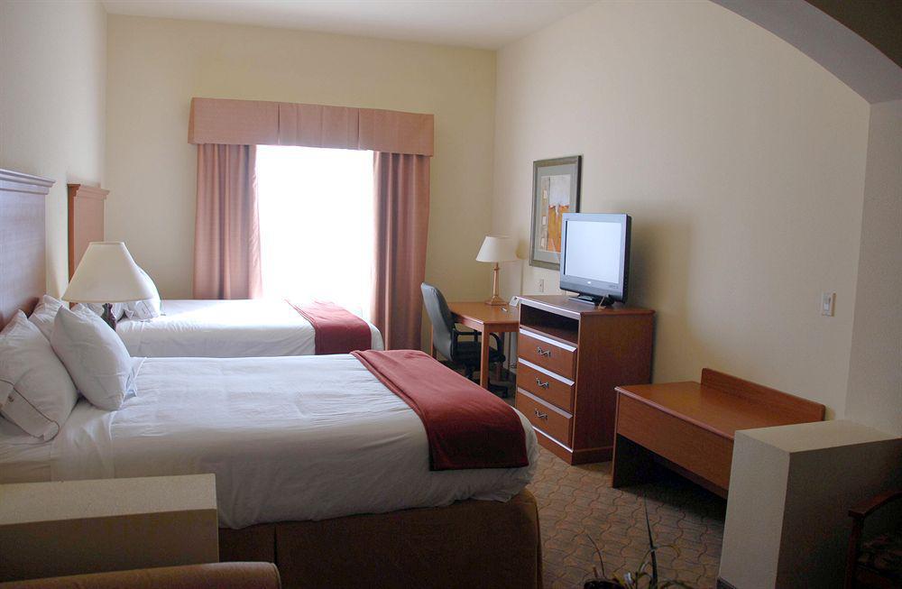 Holiday Inn Express Hotel & Suites Zapata By Ihg Bagian luar foto