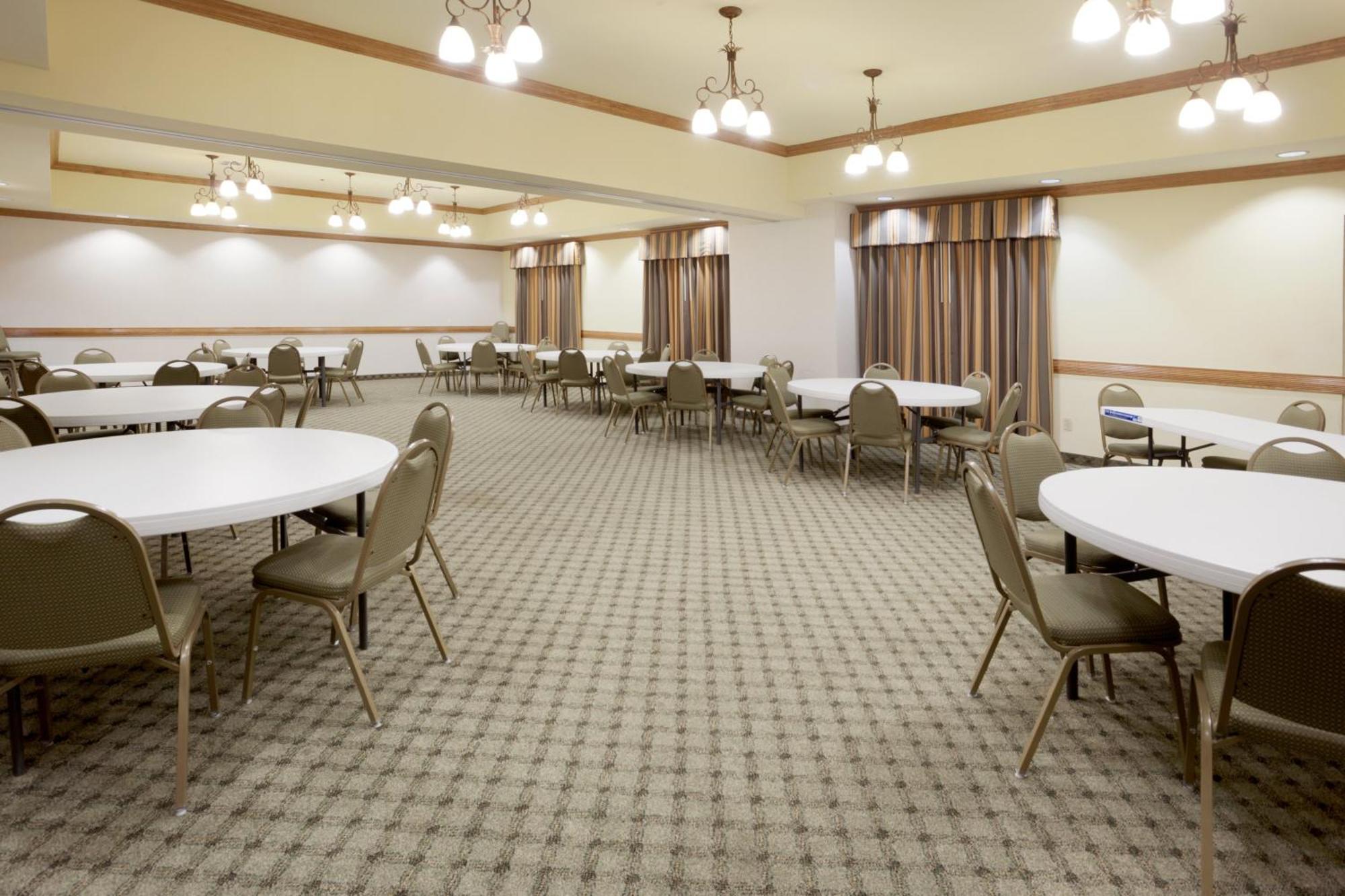 Holiday Inn Express Hotel & Suites Zapata By Ihg Bagian luar foto