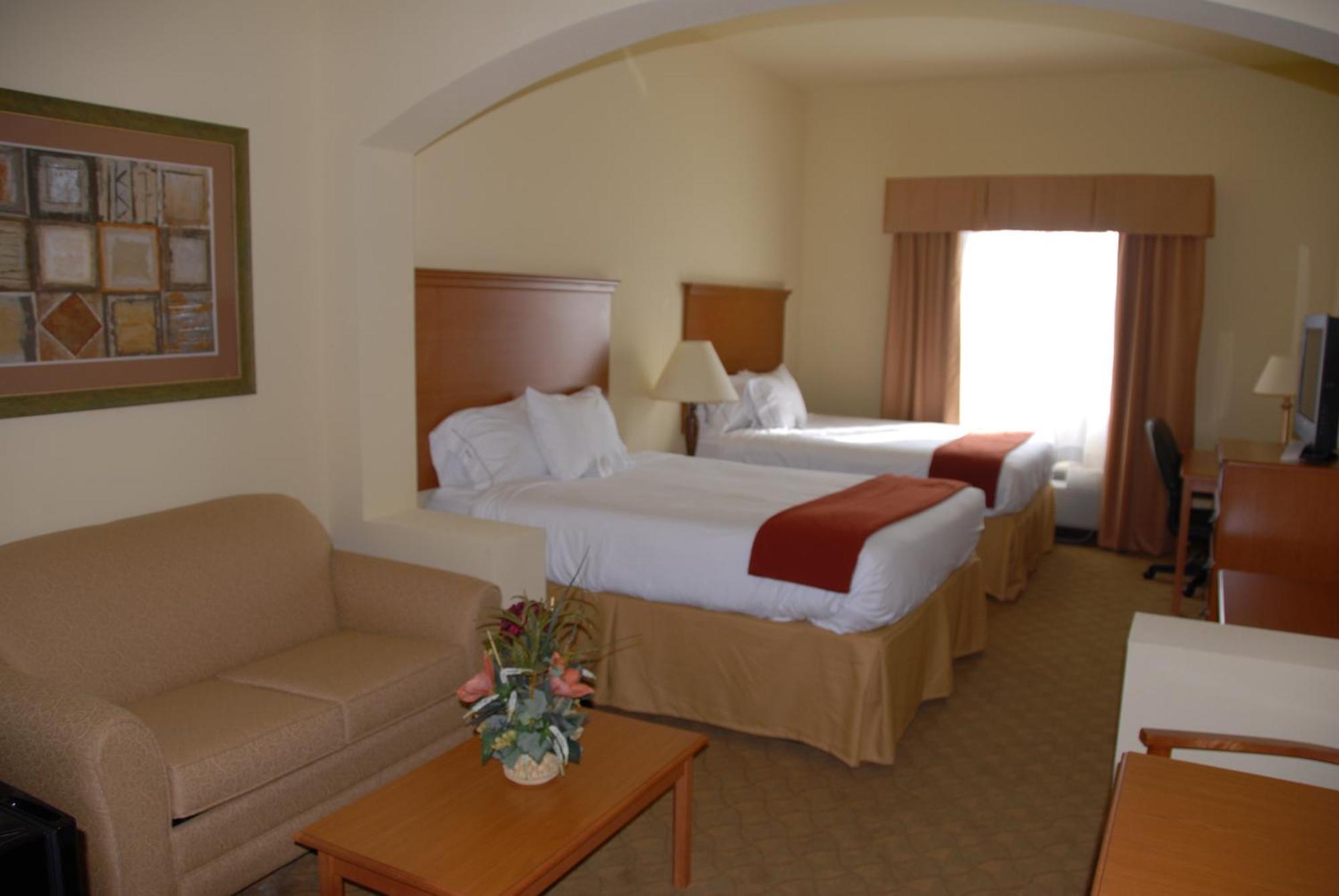 Holiday Inn Express Hotel & Suites Zapata By Ihg Bagian luar foto
