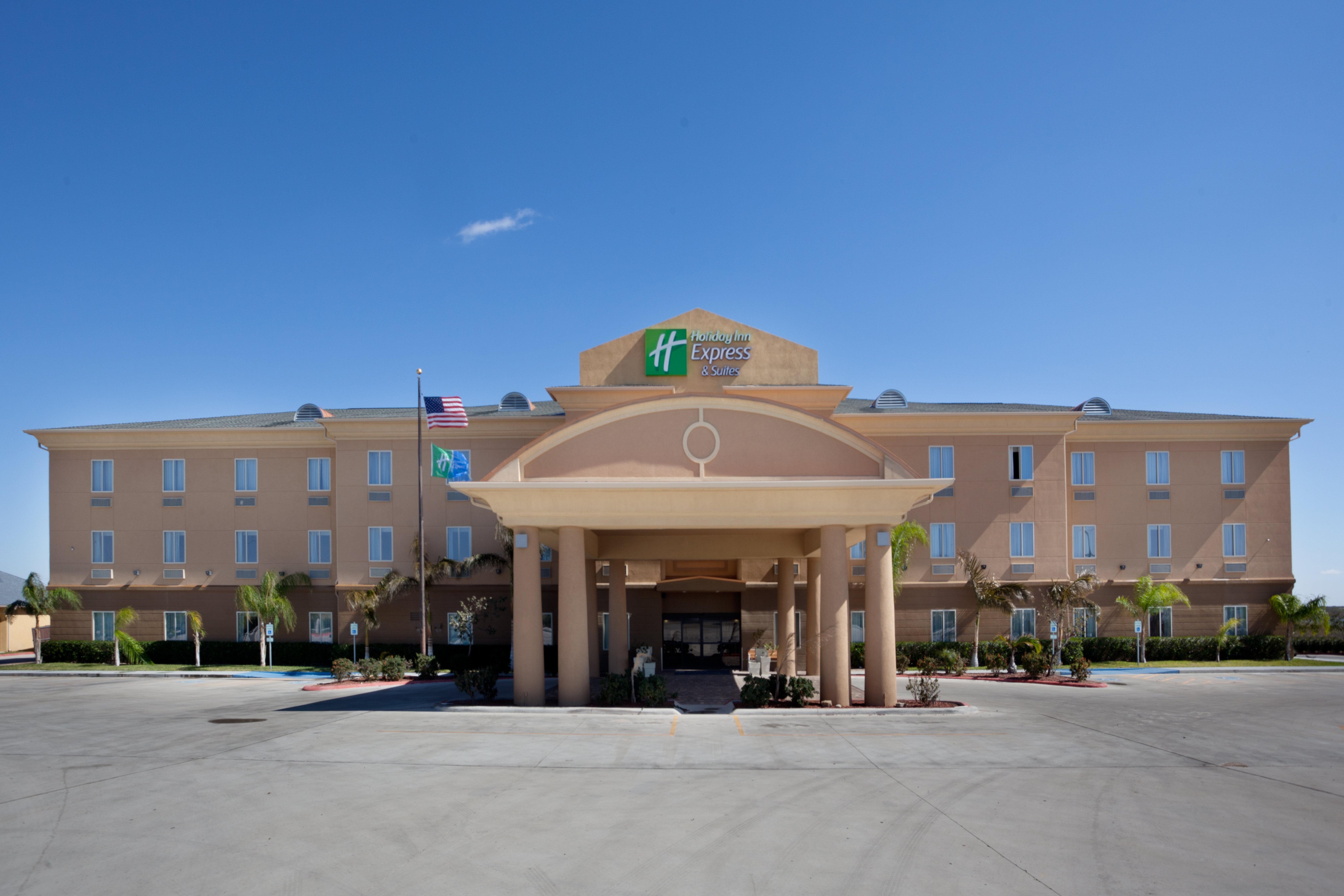 Holiday Inn Express Hotel & Suites Zapata By Ihg Bagian luar foto