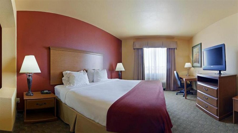 Holiday Inn Express Hotel & Suites Zapata By Ihg Bagian luar foto
