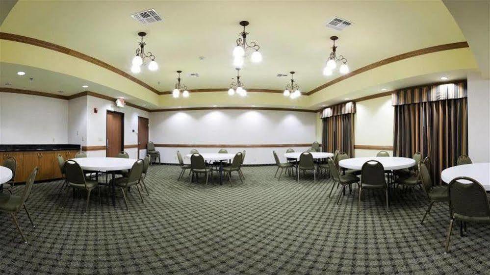 Holiday Inn Express Hotel & Suites Zapata By Ihg Bagian luar foto